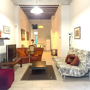 Apartamento Parallel-patio, Barcelona