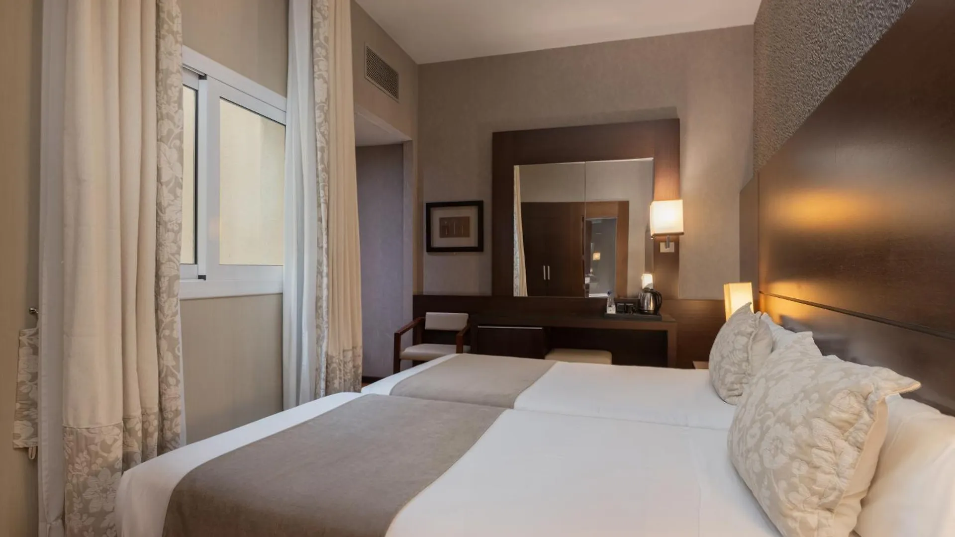 ****  Barcelona Hotel Colonial Spanien