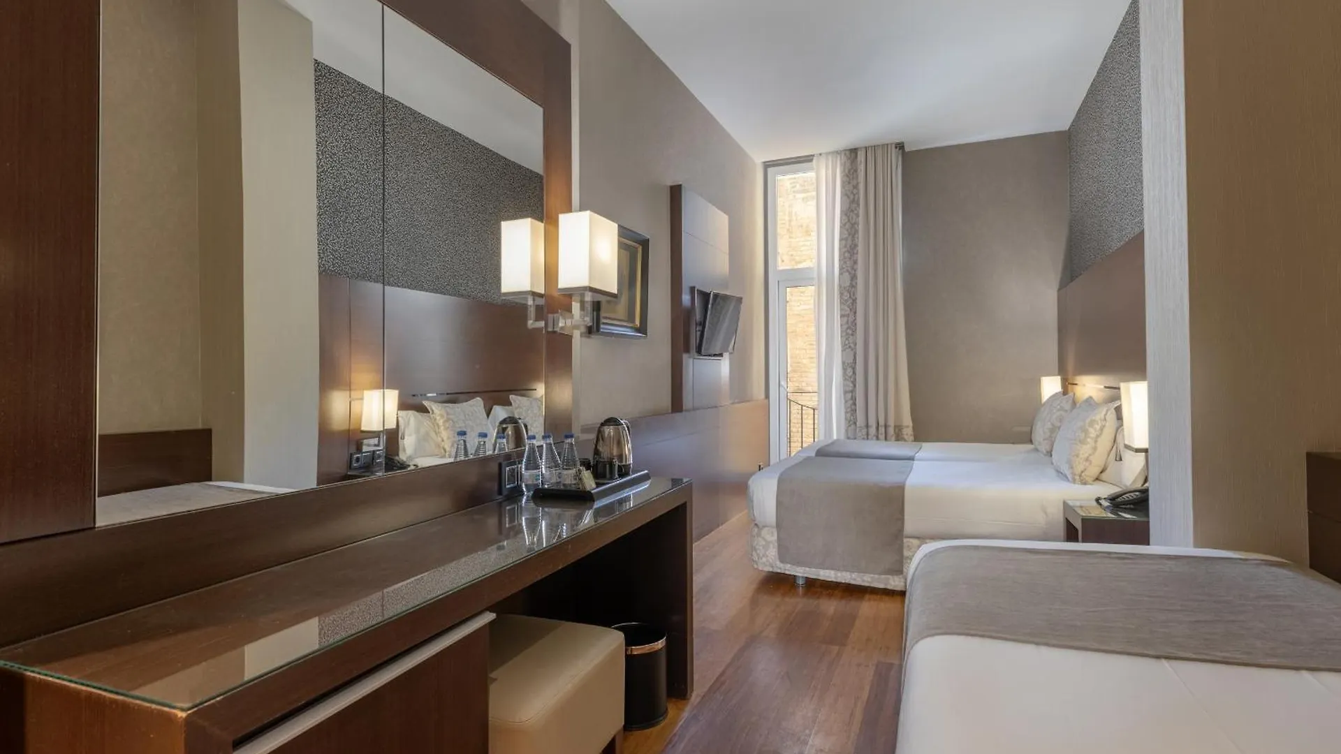 Barcelona Hotel Colonial 4*,  Spanien