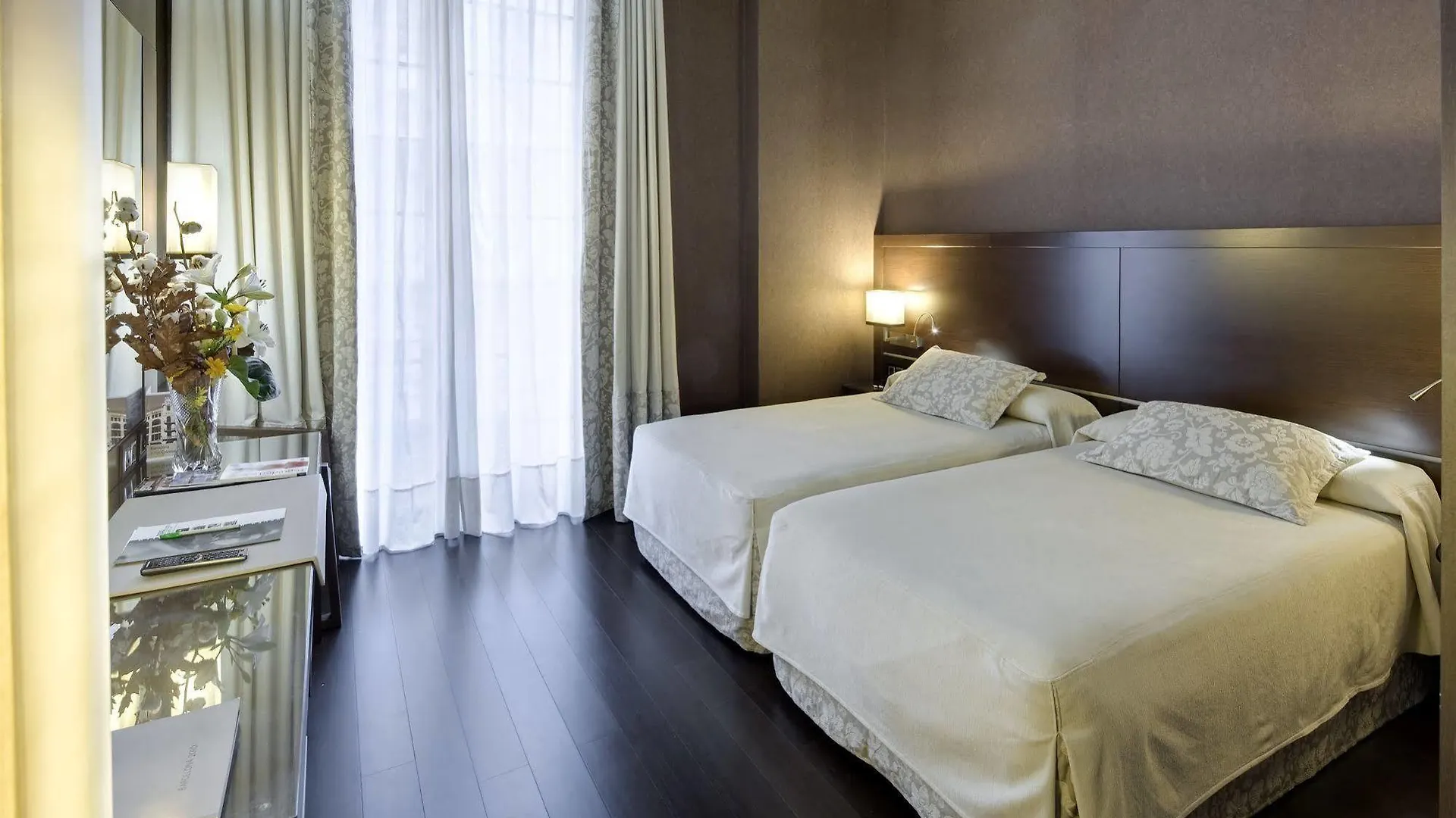 Barcelona Hotel Colonial 4*,